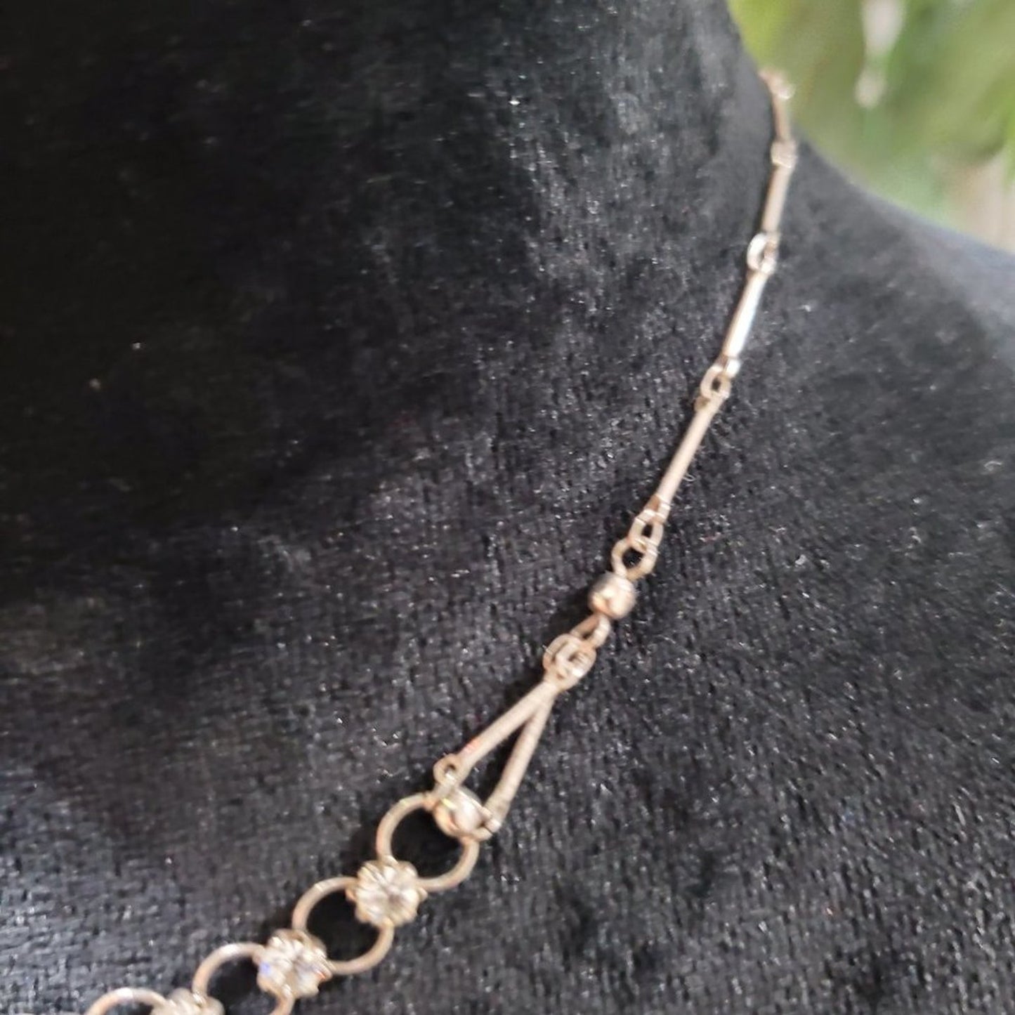 Cool Jewels Womens Gold Tone Luxury Floral Link Chain Pendant Necklace