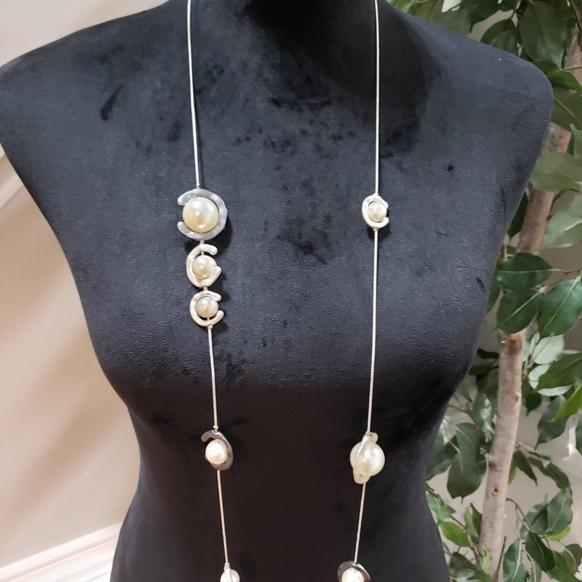 Women's Fashion Single Strand Chunky Faux Pearl Long Necklace with Lobster Clasp