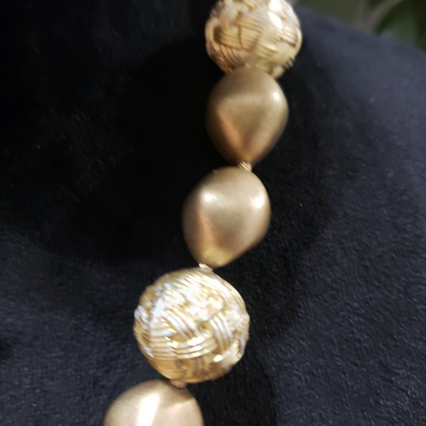 Women's Gold Tone Round Pearl Beaded Fashion Pendant Necklace