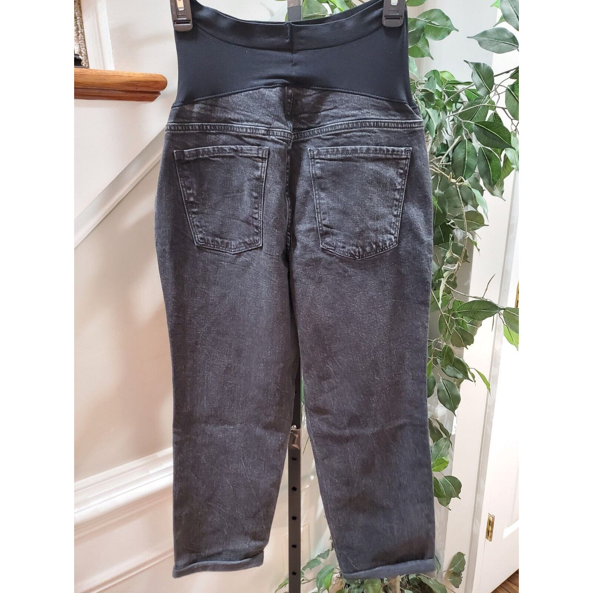 Old Navy Women's Black Cotton Pockets Maternity Straight Leg Capri Jeans Size 8S