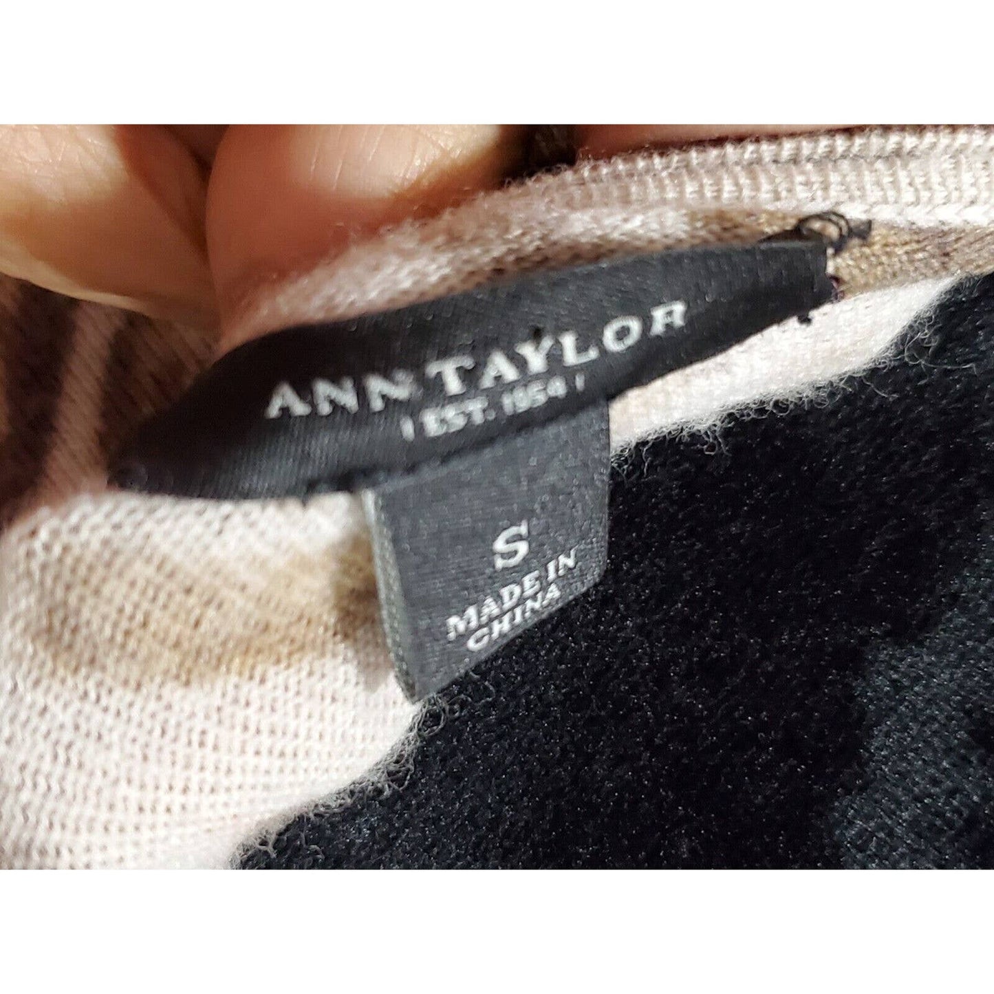 Ann Taylor Women Beige & Brown Wool Long Sleeve Buttons Front Cardigan Sweater S