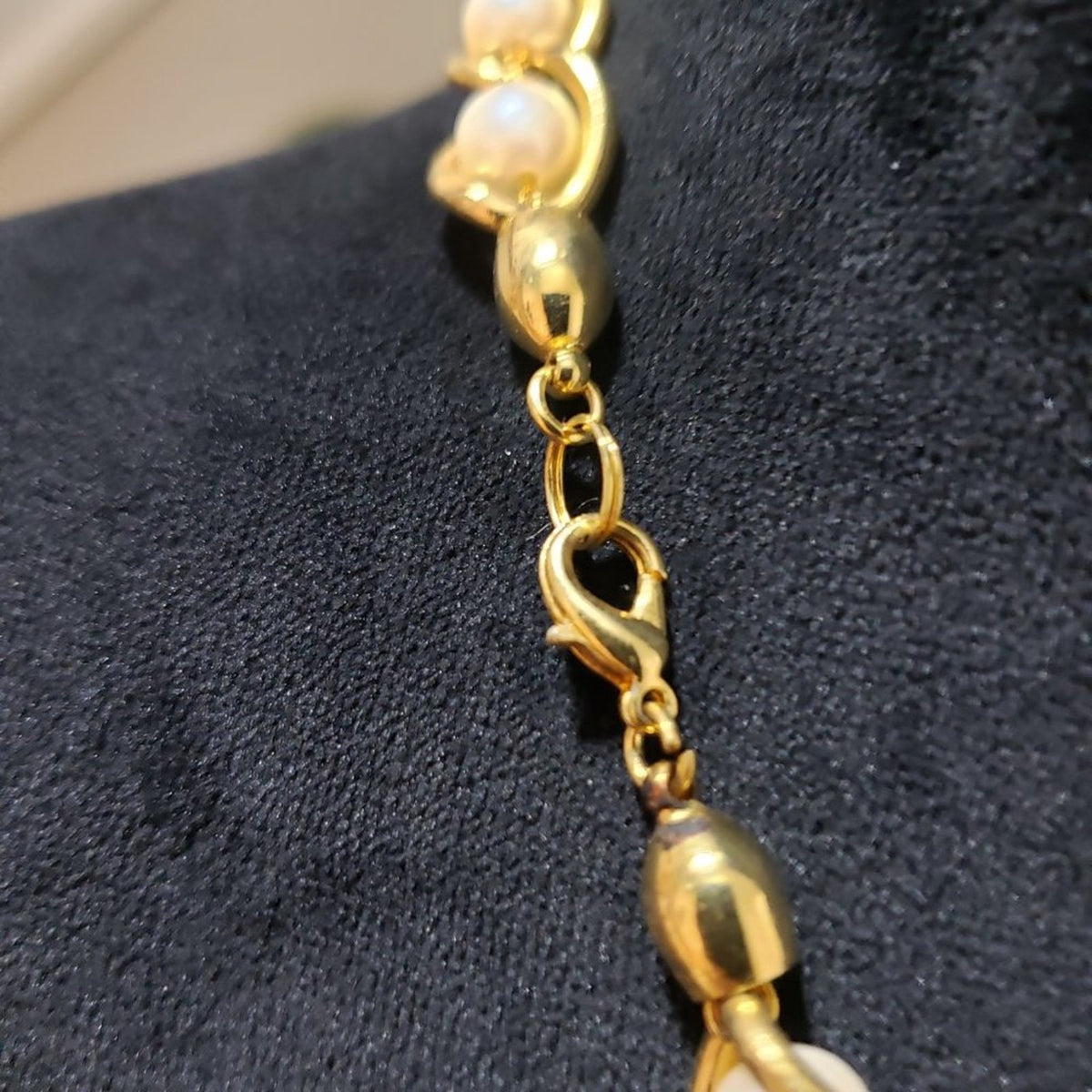 Womens Beautiful Gold Tone Chain Link White Faux Pearl Necklace
