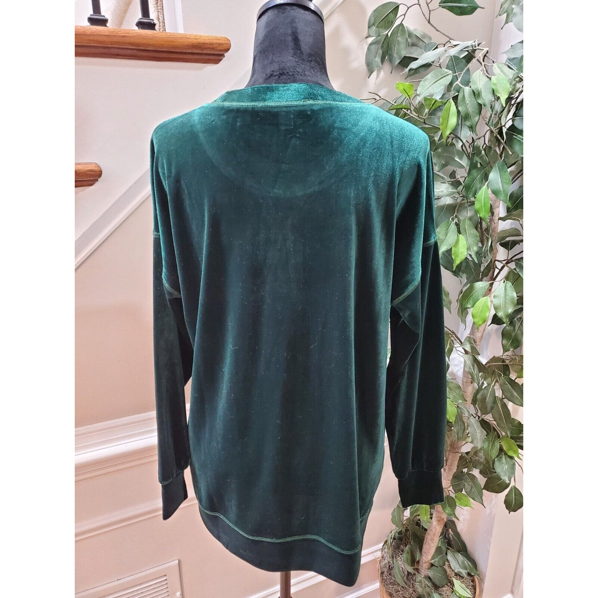 Suzanne Betro Women's Green Polyester Round Neck Long Sleeve Casual Top Size 1X