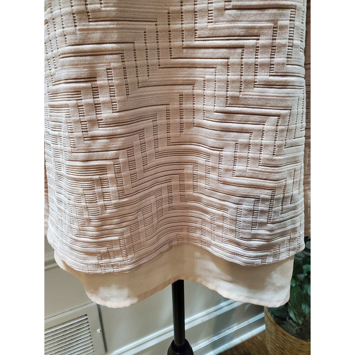 The Limited Women's Beige Polyester Round Neck Long Sleeve Casual Top Blouse L