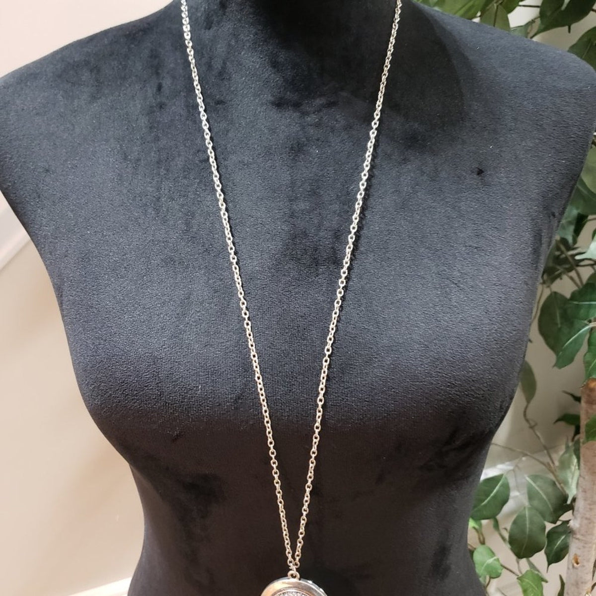 Womens Fashions Gold Crystal Round Pendant Necklace Jewellery with Lobster Clasp