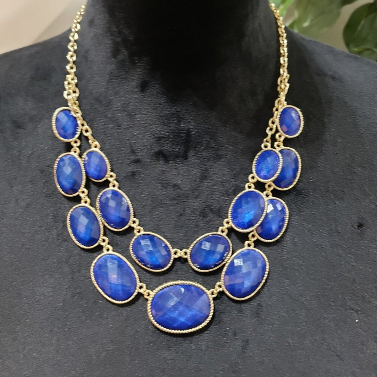 Womens Fashion Gold Tone Blue Cabochon Stone Colored Necklace with Lobster Clasp