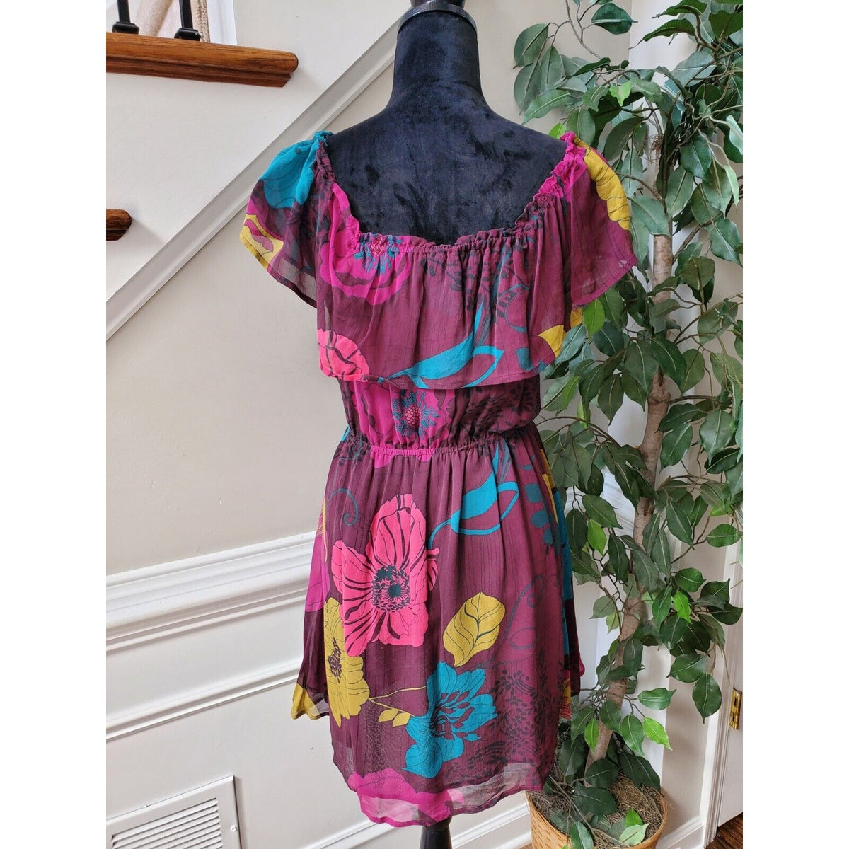 Flounce Women's Multicolor Floral Silk Round Neck Sleeveless Knee Length Dress M