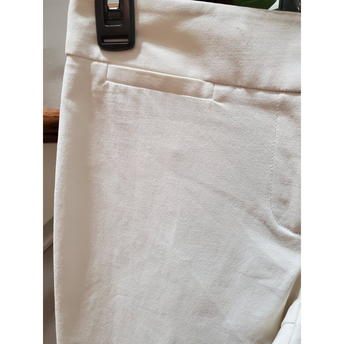 Bebe Women's Beige Solid Cotton Casual Straight Leg Flat Front Capri Size 00