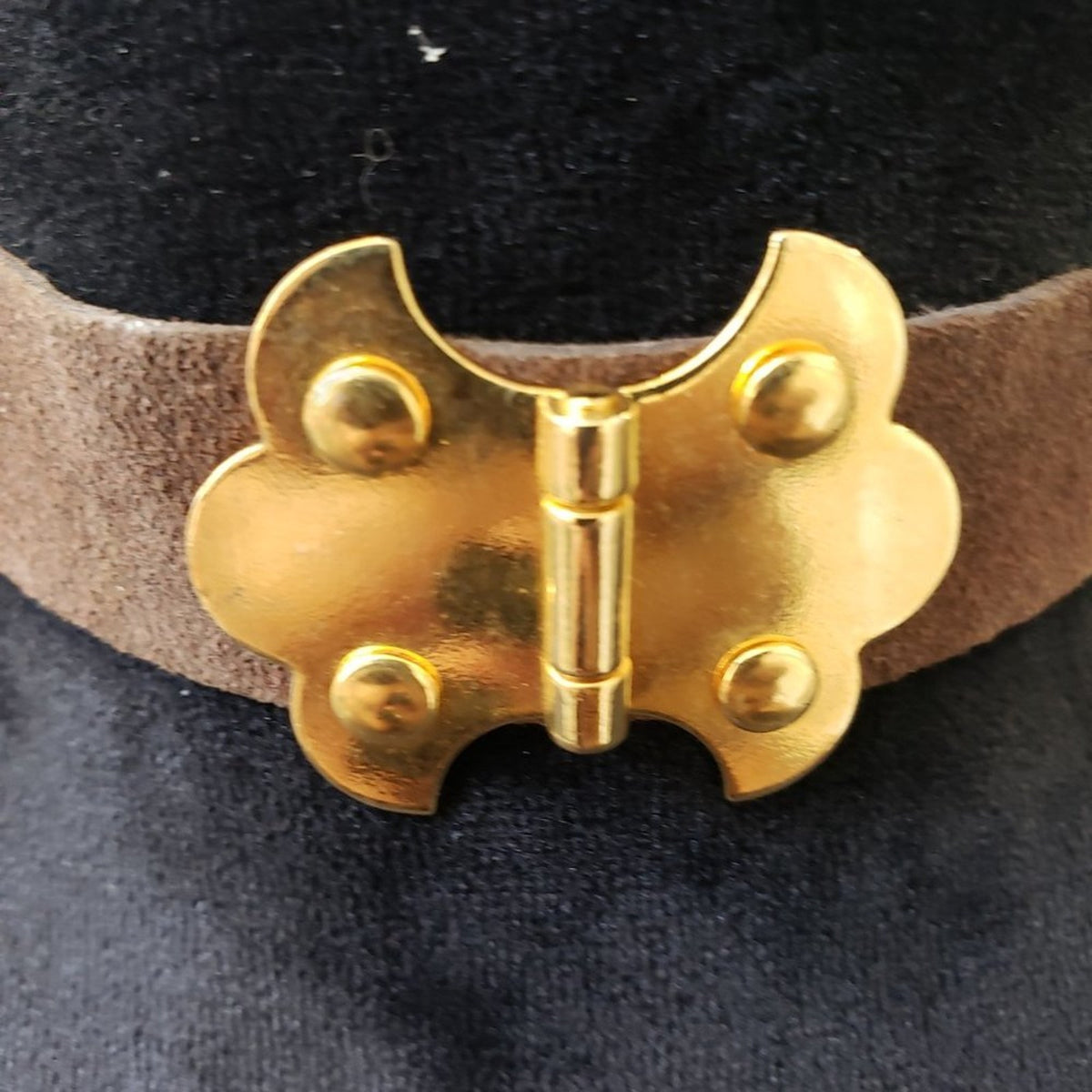 Womens Fashions Gold Tone Gemstone Collar Necklace with Lobster Clasp