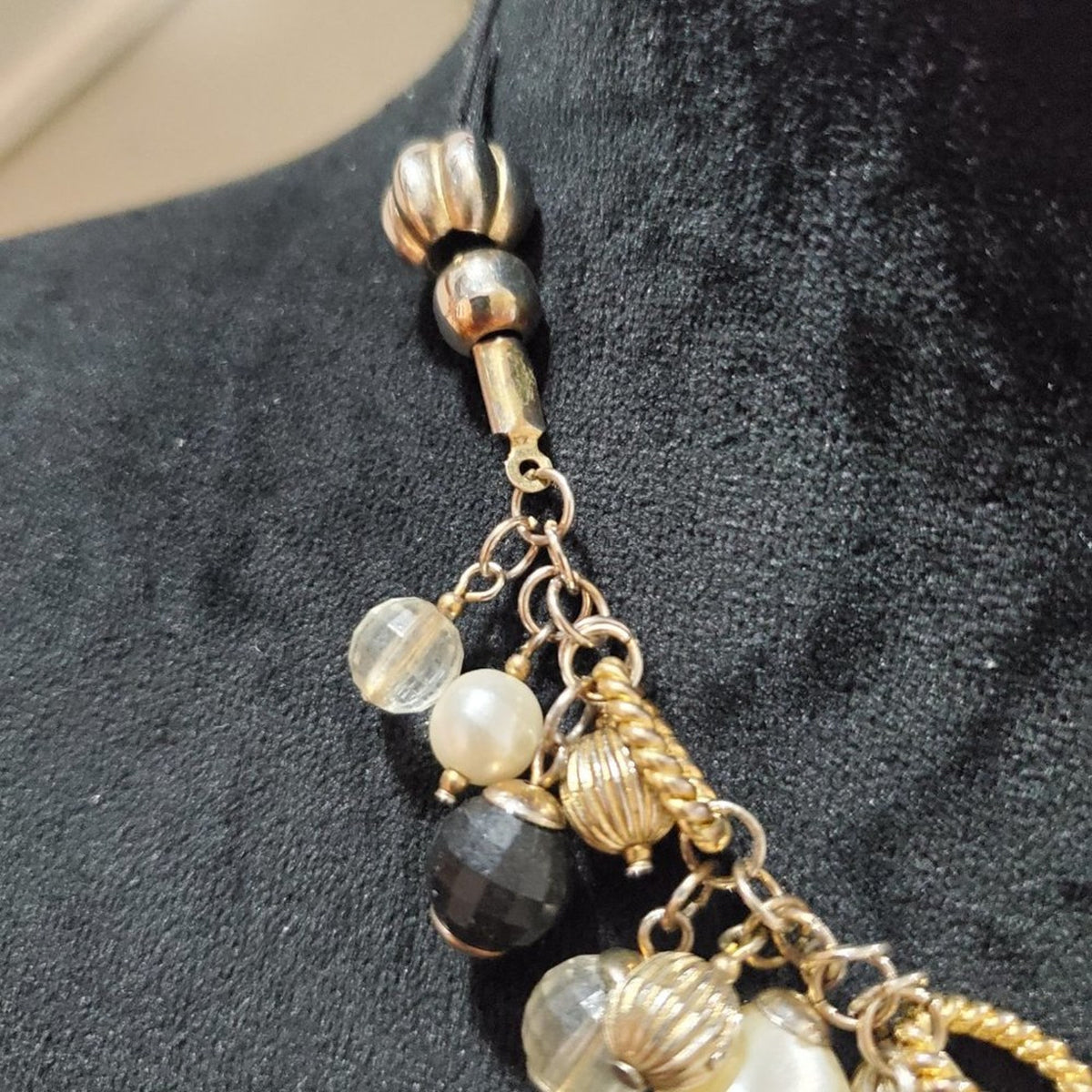 Women's Black & White Round Beaded with Lobster Clasp Fashion Jewelry Necklace