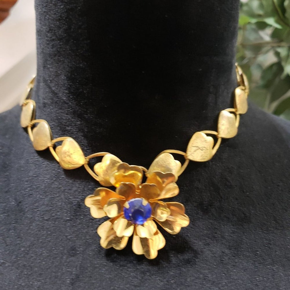 Women's Goldtone Blooming Brilliant Neutral Multi Flower Collar Necklace