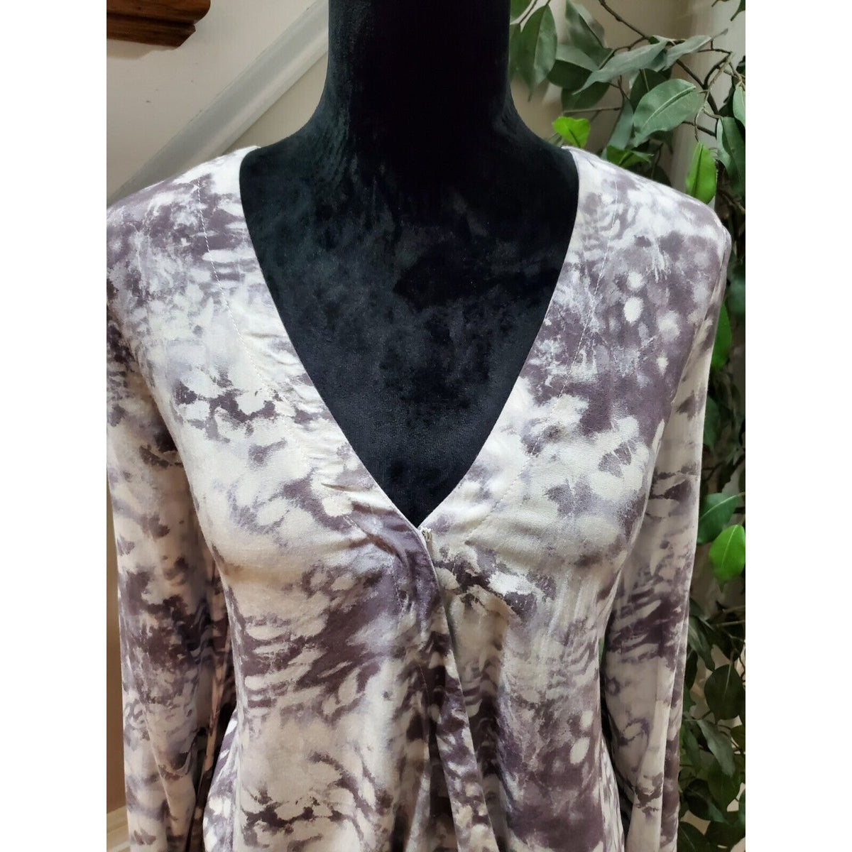 Pyn Burches Women's White & Gray 100% Rayon V-Neck Long Sleeve Top Blouse Size M