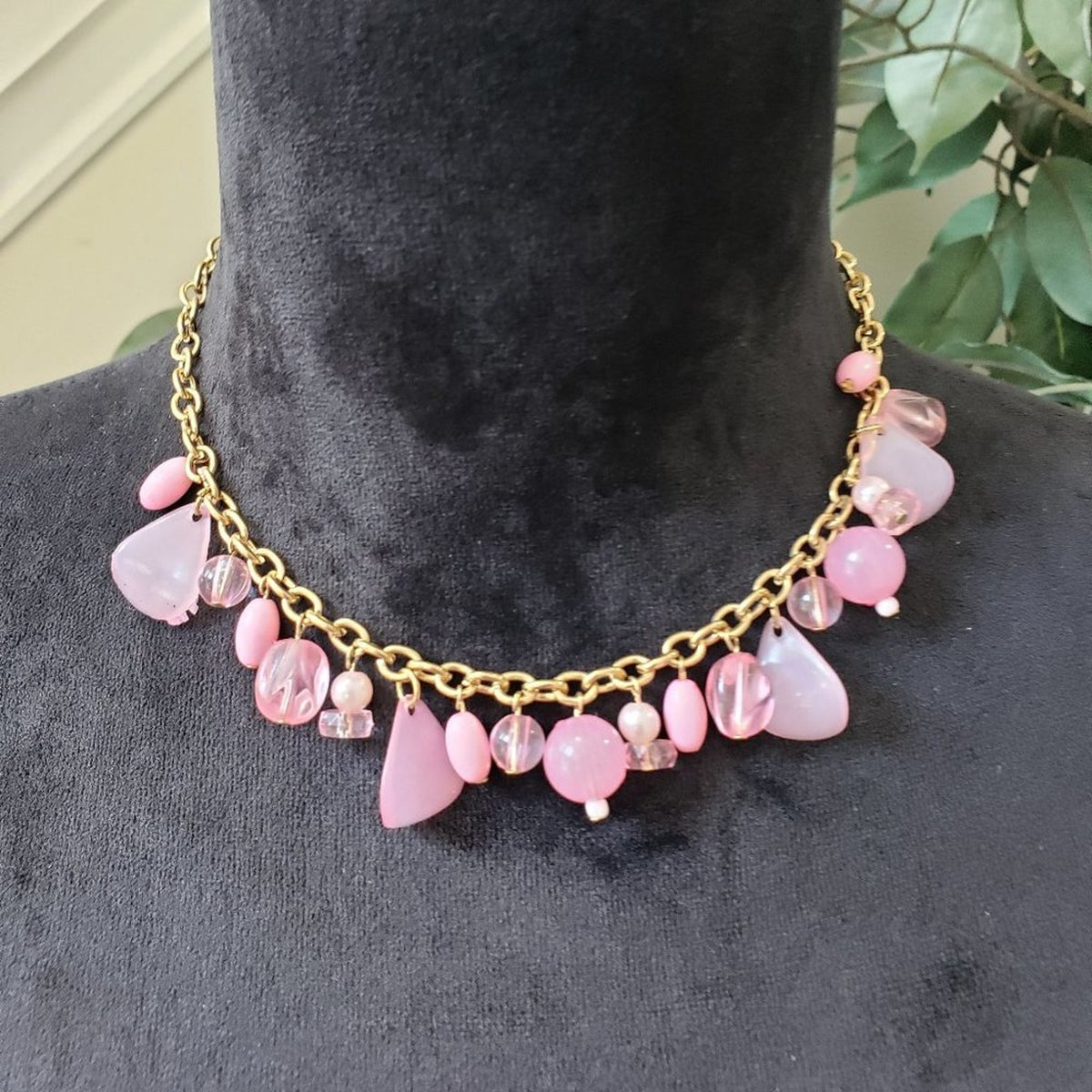 Womens Fashions Pink Glass Beaded Gemstone Collar Necklace with Lobster Clasp