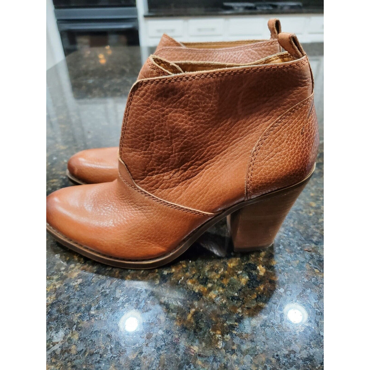 Lucky Brand Women's Ehllen Tan Leather Heeled Ankle Booties Size US 8.5M