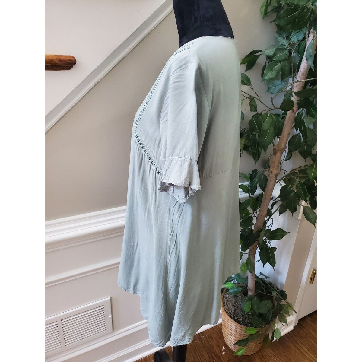 Blue Rain Women's Green 100% Rayon V-Neck Half Sleeve Top Blouse Size Small