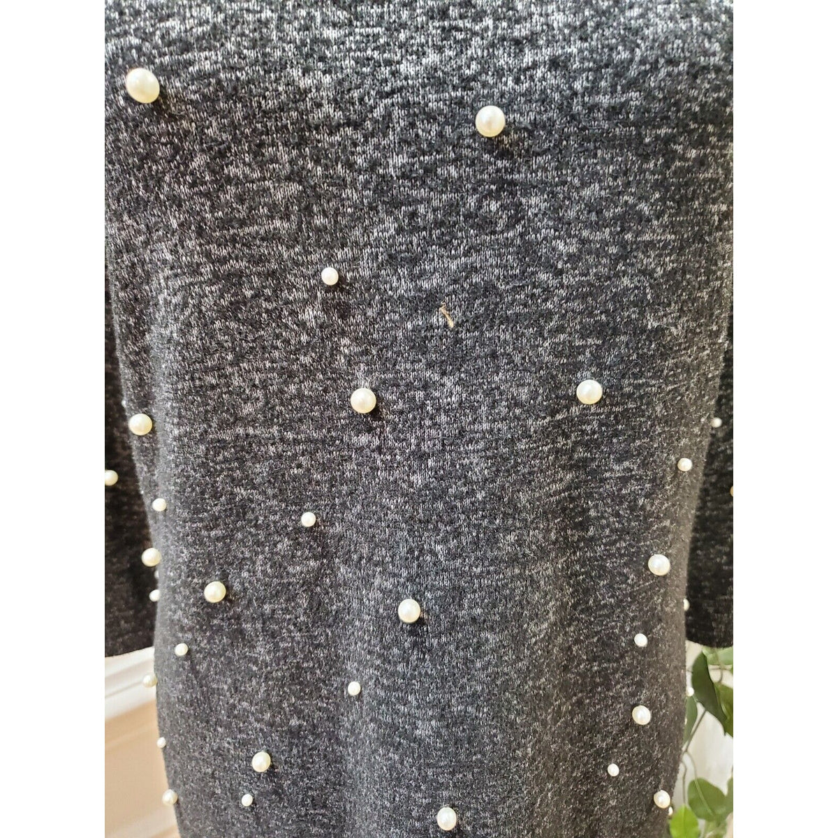 Chelsea & Theodore Women's Gray Round Neck Long Sleeve Beaded Sweater Size M