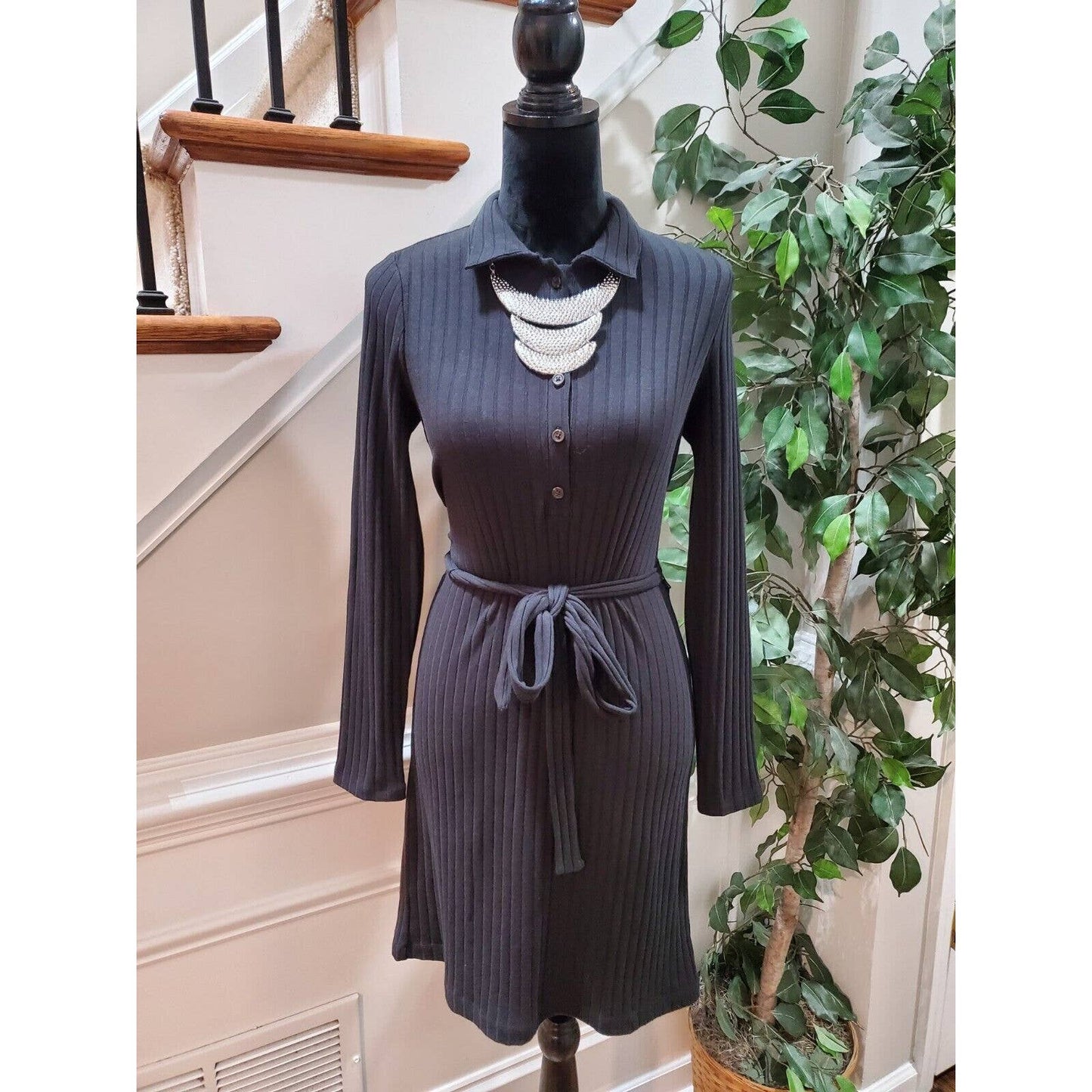 Old Navy Women's Black Cotton Collared Long Sleeve Knee Length Dress Size Small