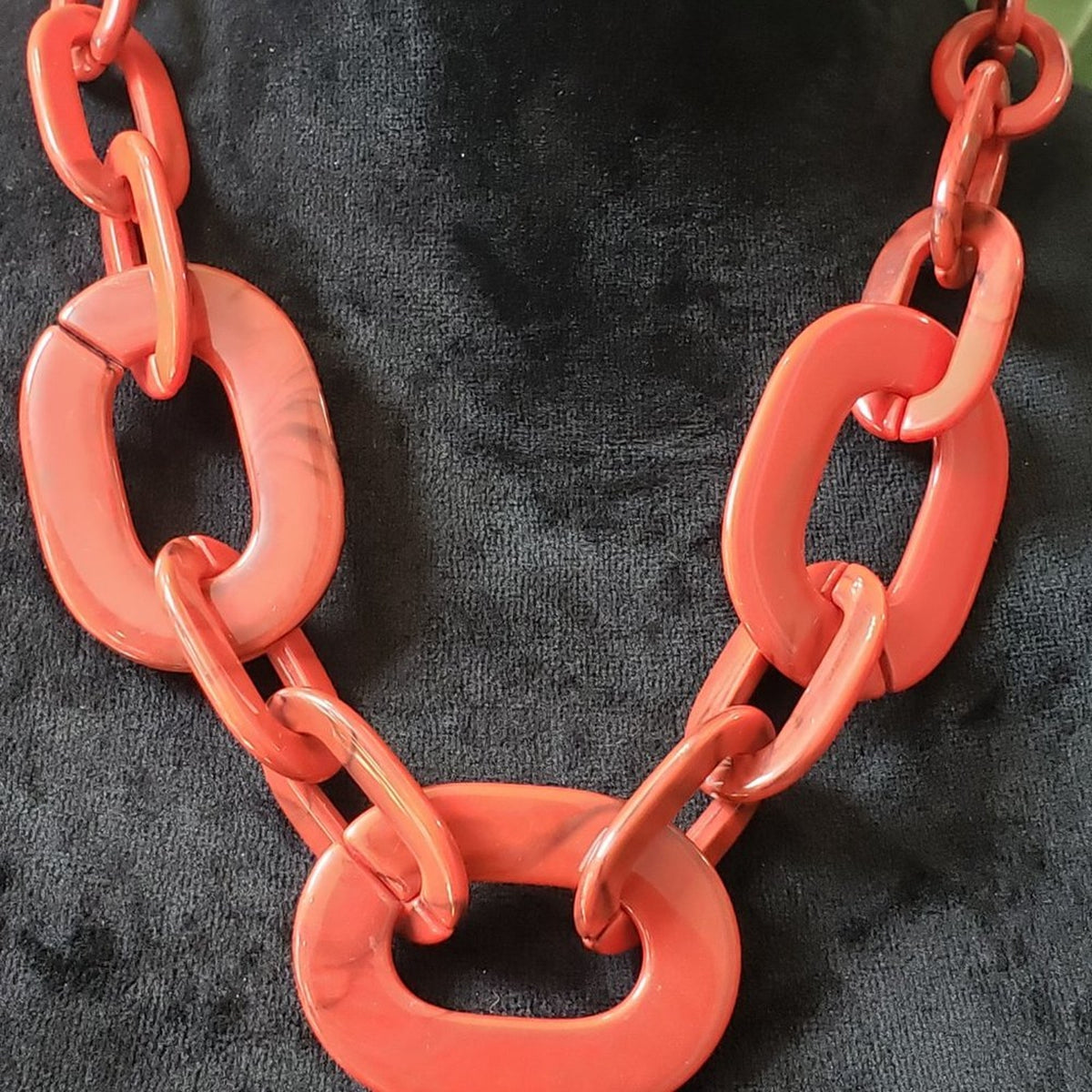 Women's Red Thick Lightweight Link Resin Rings Stylish Necklace