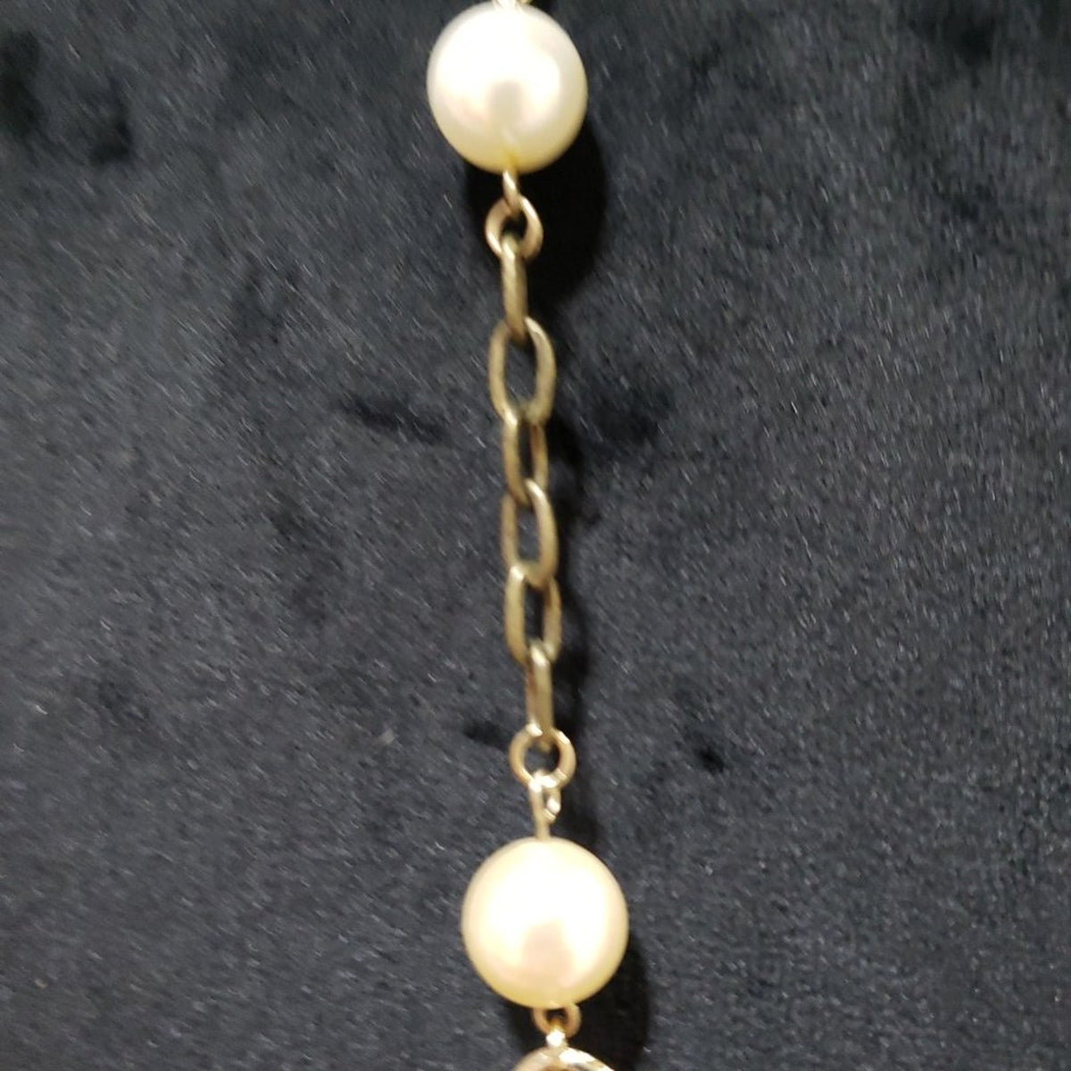 Women Fashion Cream White Pearlstone Gold Tone Chain Teardrop Necklace Jewellery