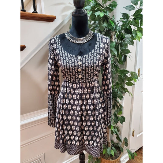 Miami Women's Black & White Rayon Scoop Neck Long Sleeve Knee Length Dress Small