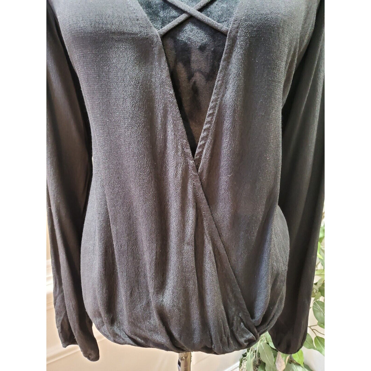 Lucy Love Women's Black 100% Rayon V-Neck Long Sleeve Casual Top Blouse Size M