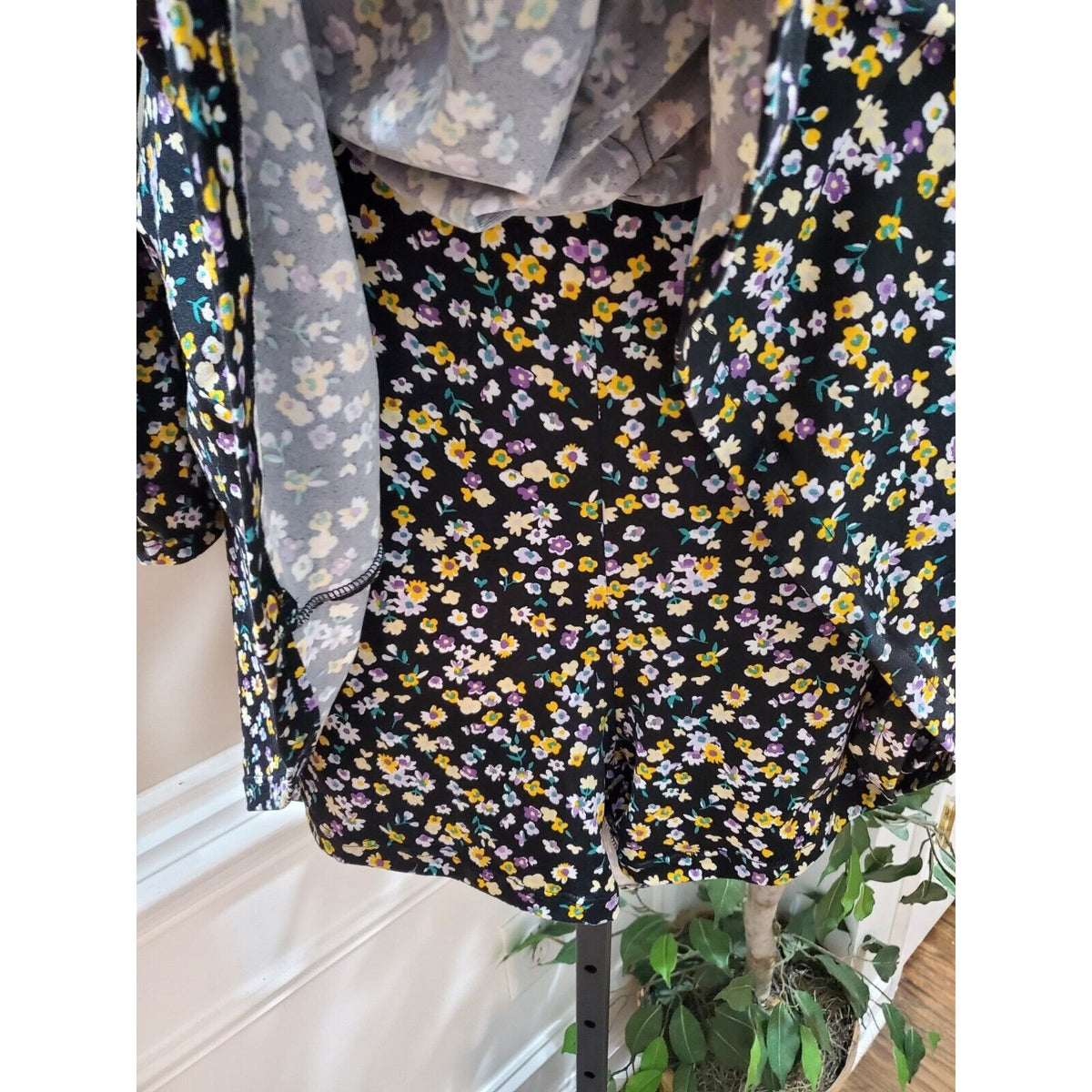 White Birch Women Black Floral Polyester Round Neck Long Sleeve Casual Romper 2X