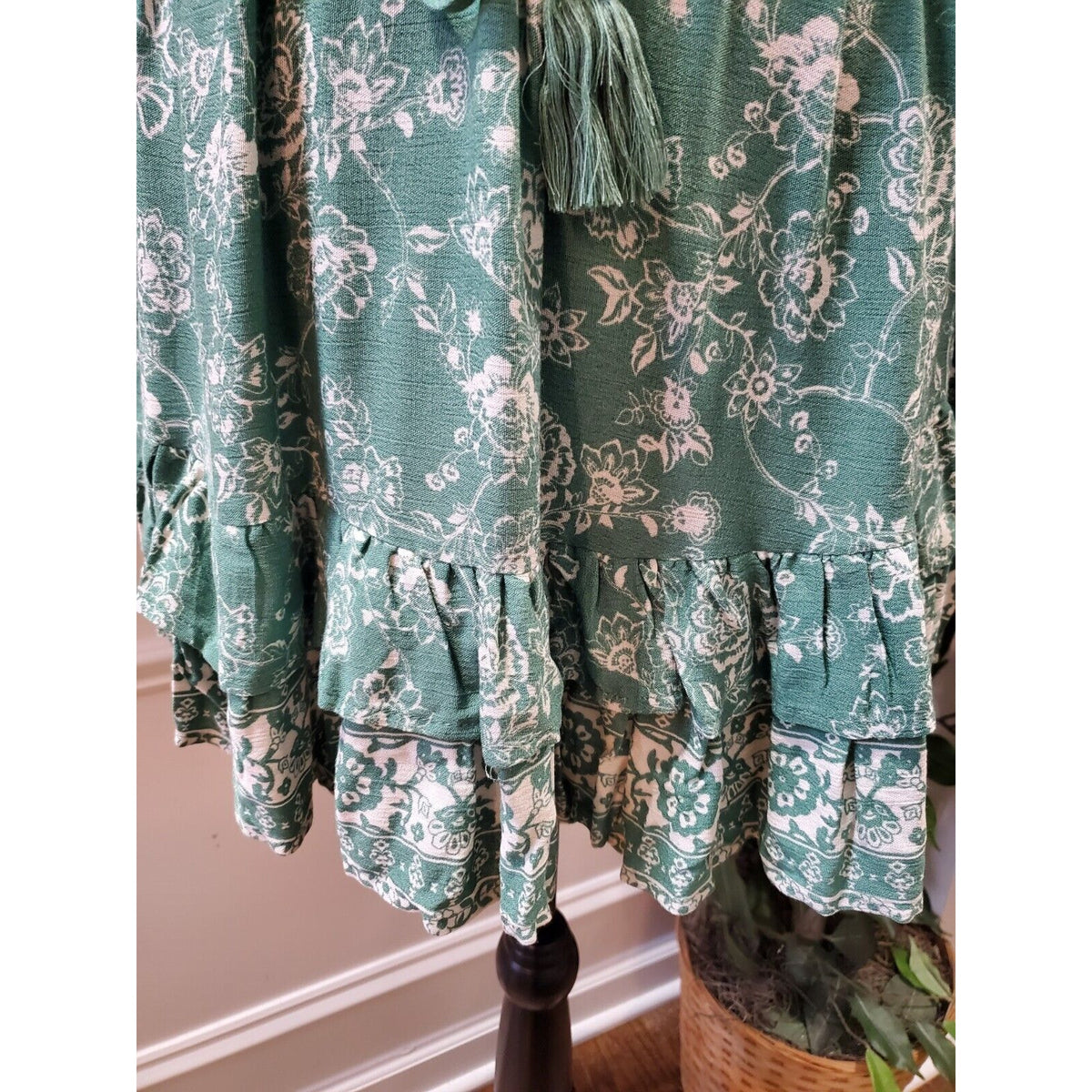 Skylar + Madison Women's Green Floral Rayon Round Neck Long Sleeve Knee Length M