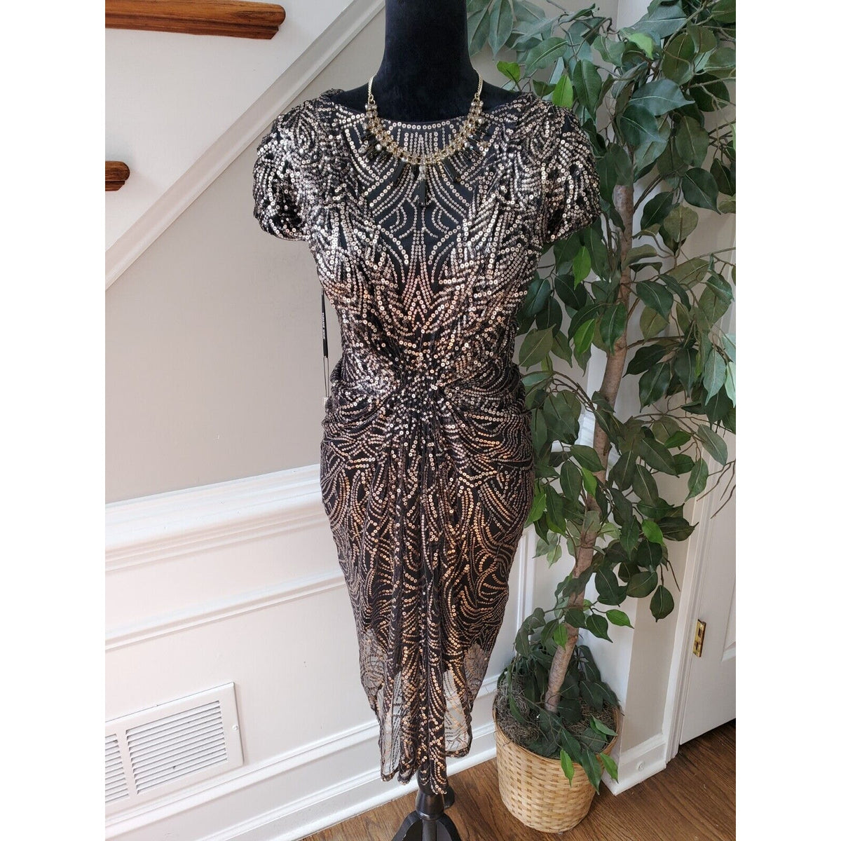 Tadashi Shoji Women's Black Boat Neck Short Sleeve Knee Length Dress Size Small