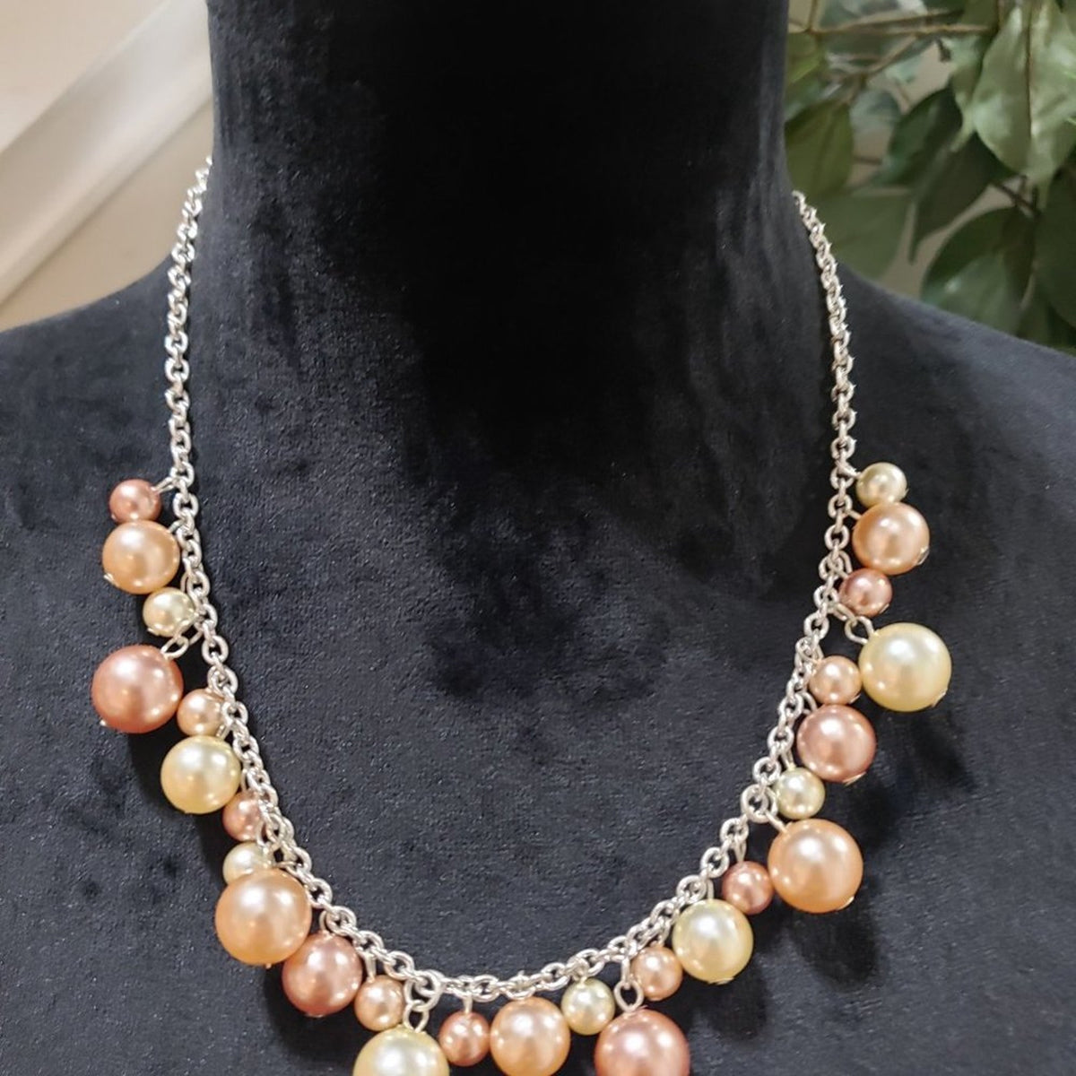 Women's Liz Claiborne Gold Tone Faux Pearl Adjustable Chain Necklace