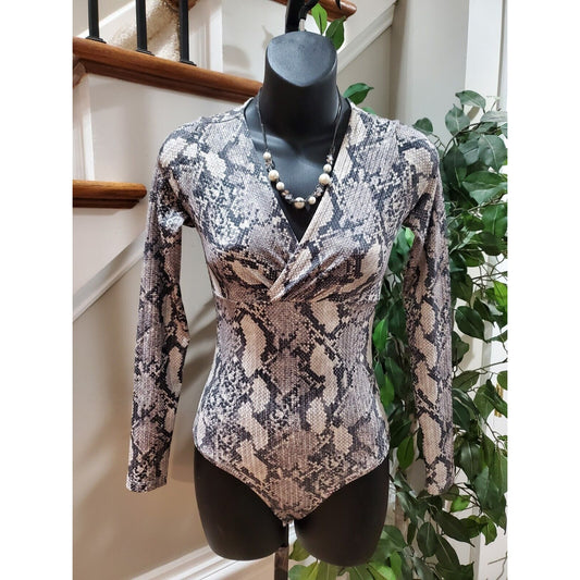 H&M Women’s Gray Snake Print V-Neck Long Sleeve One Piece Bodysuit Size Medium