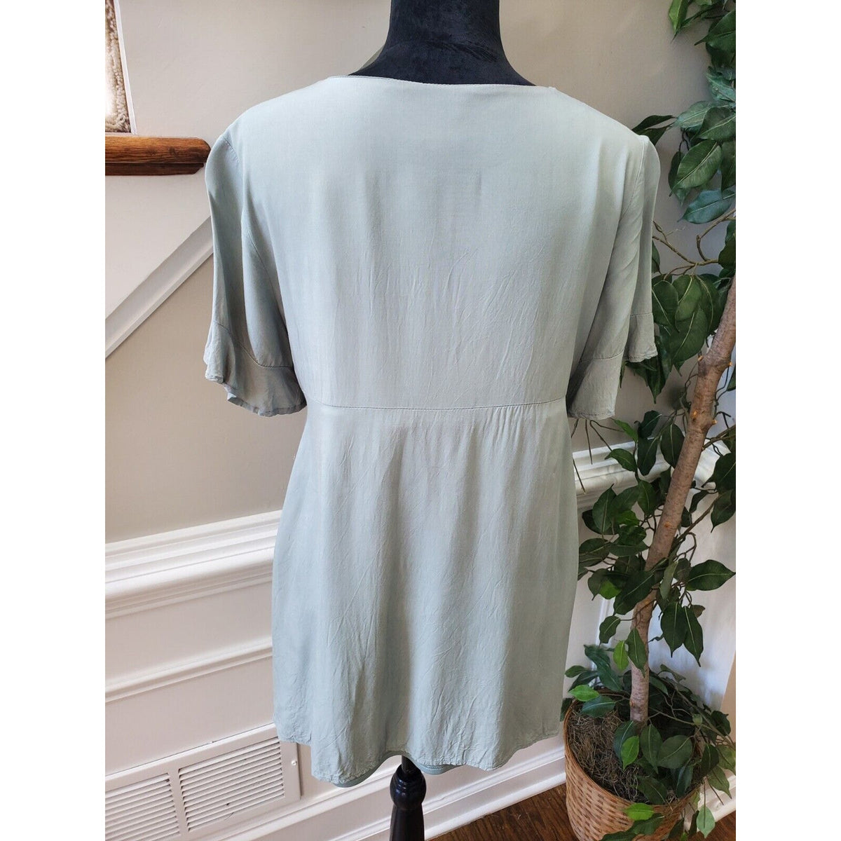 Blue Rain Women's Green 100% Rayon V-Neck Half Sleeve Top Blouse Size Small