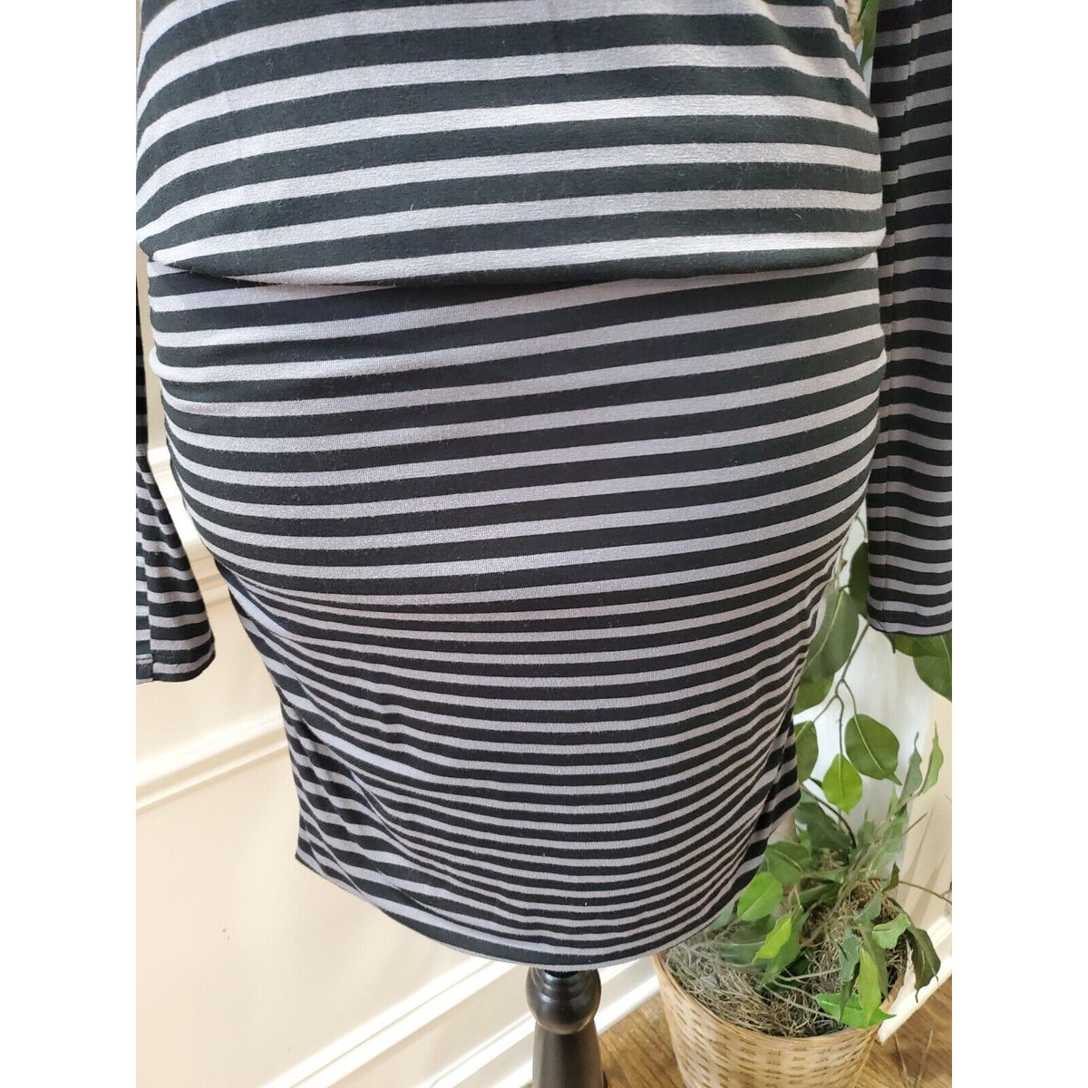 Banana Republic Women's Black & Gray Round Neck Long Sleeve Knee Length Dress XS