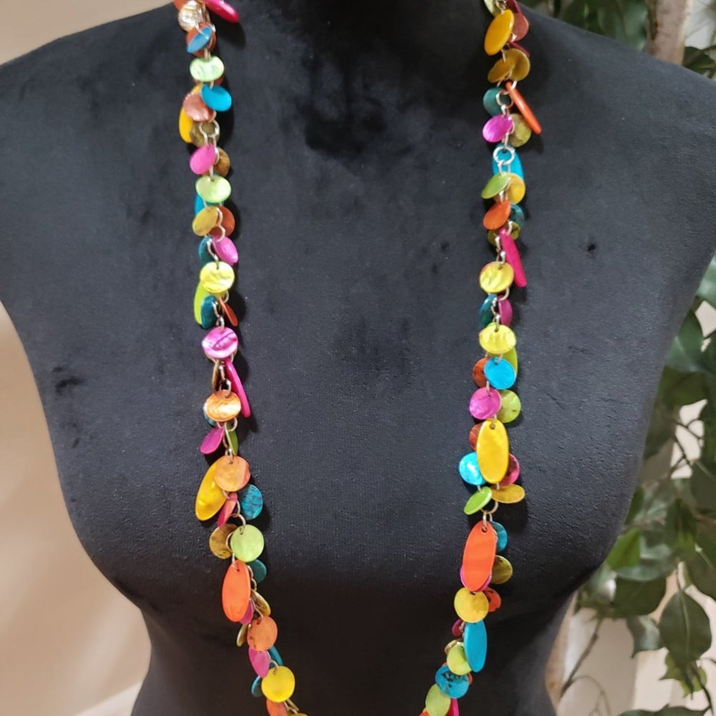 You & I Womens Fashion Multi Color Samburu Shell Teardrop Necklace with Earrings