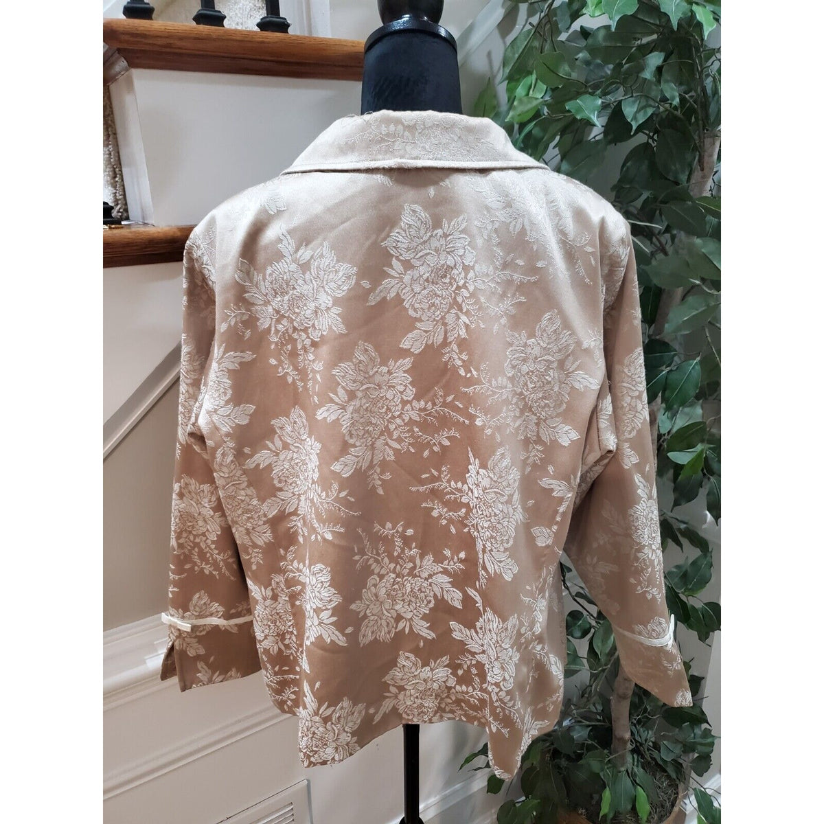 Susan Graver Women's Beige Floral Polyester Single Breasted Two Button Blazer 1X