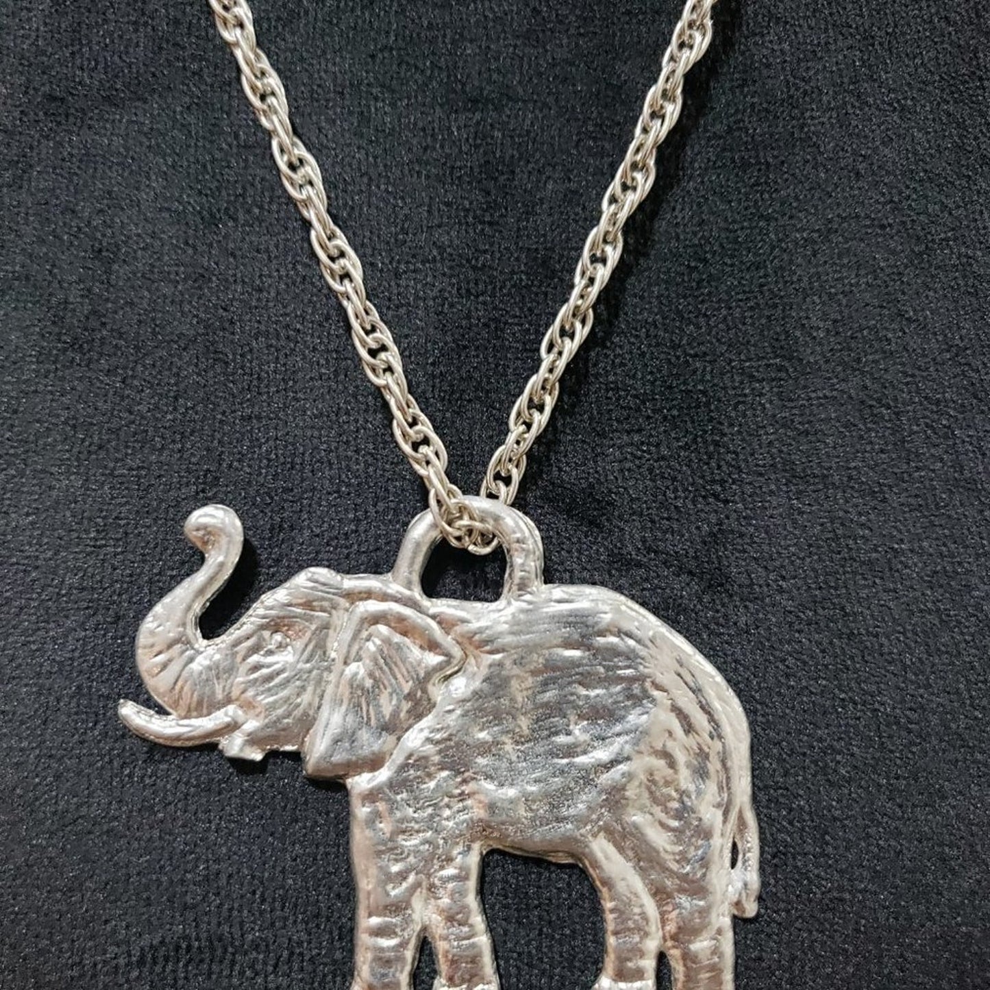 Women's Vintage Silver Tone Elephant Fashion Necklace