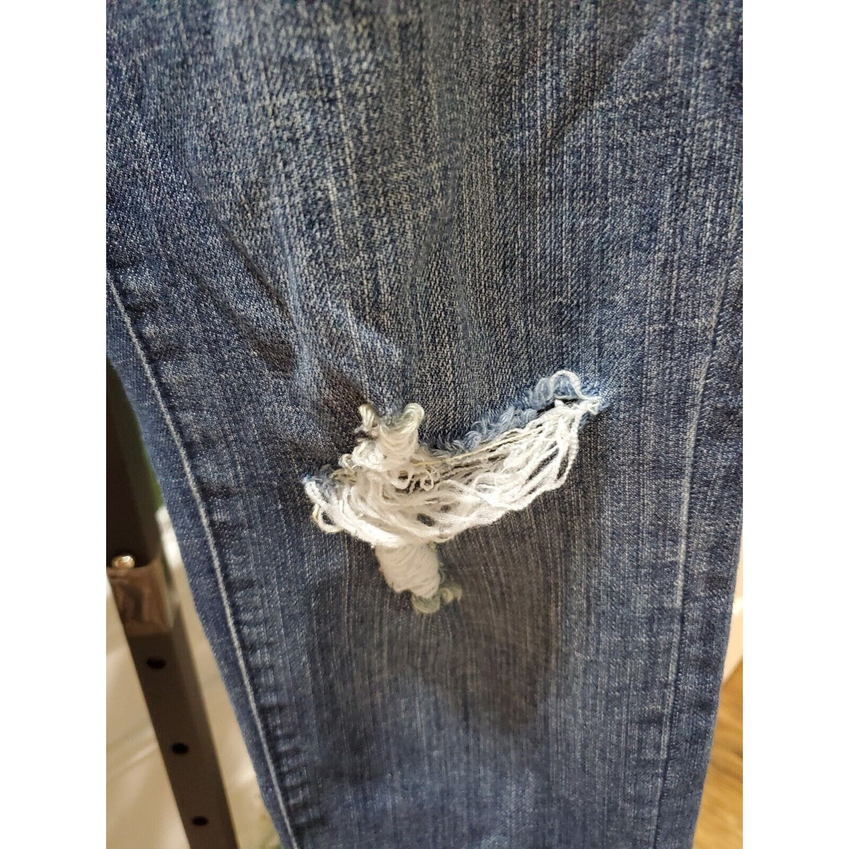 2b bebe Women's Blue Denim Pockets Skinny Leg Distressed Skinny Jeans Size 29