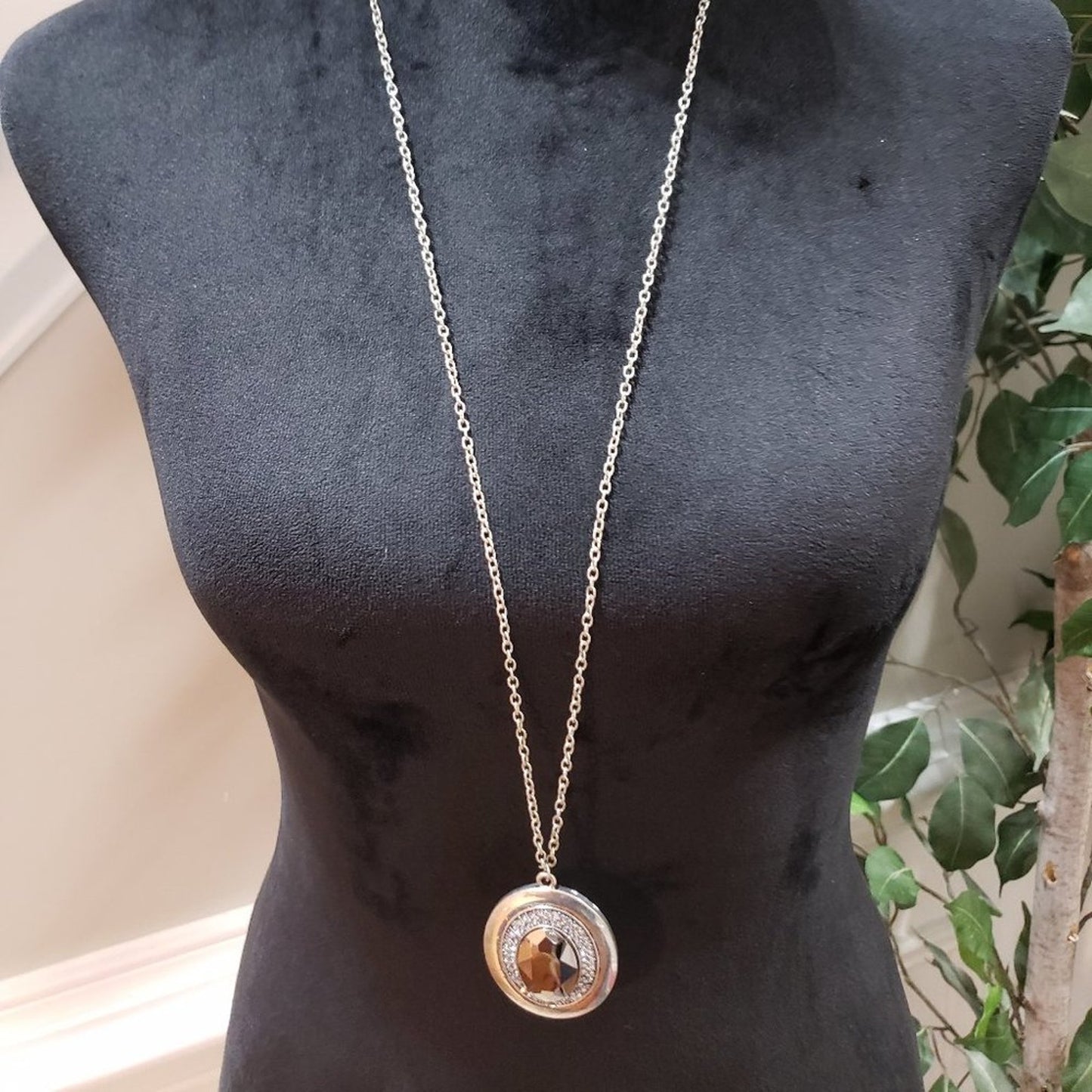Womens Fashions Gold Crystal Round Pendant Necklace Jewellery with Lobster Clasp