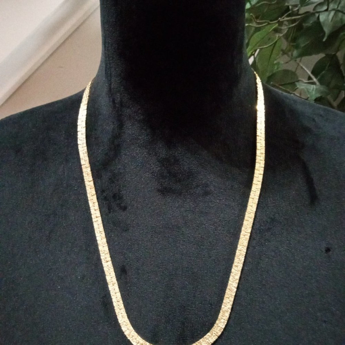 Womens Modern Fashion Elegant Chunky Gold Tone Chain Collar Necklace