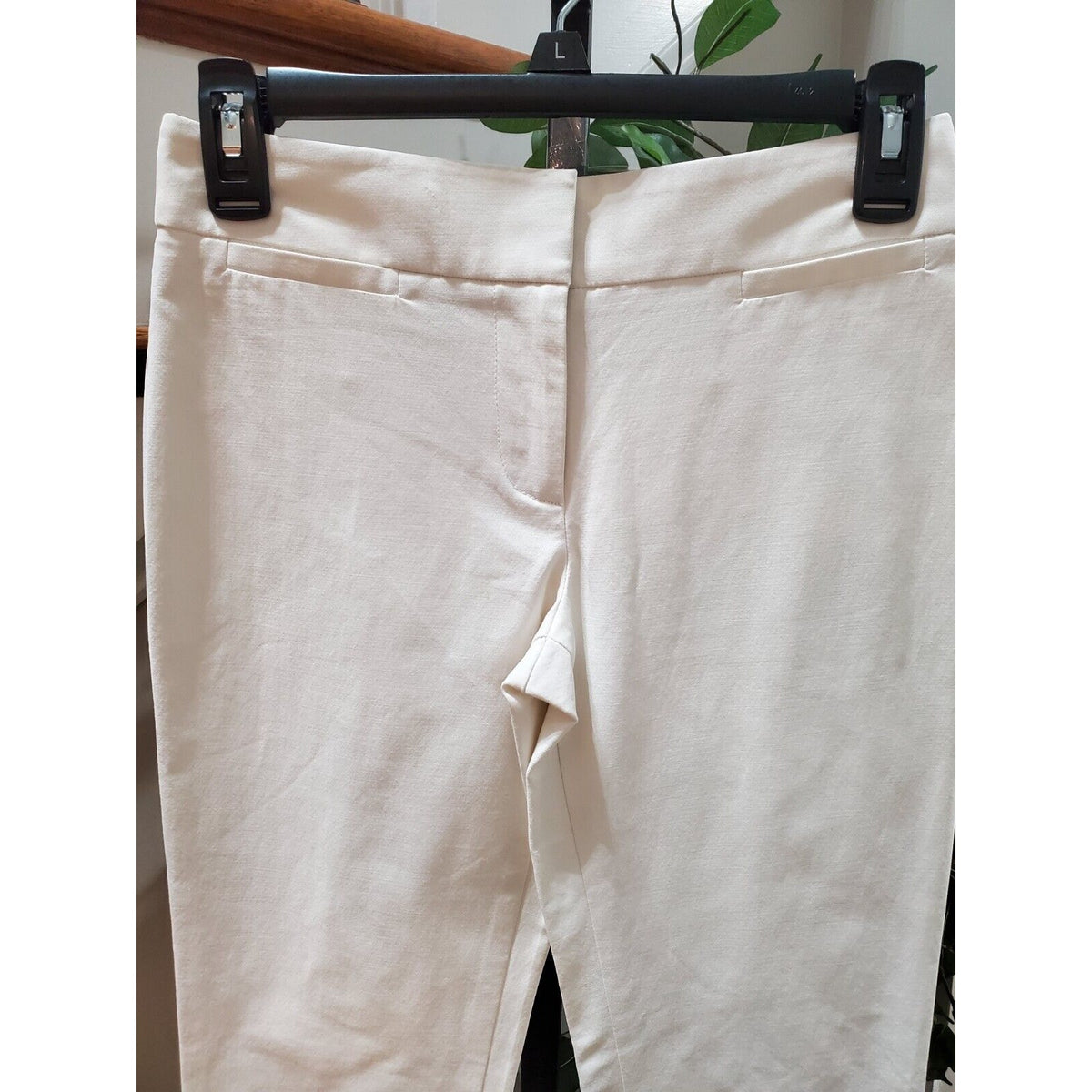 Bebe Women's Beige Solid Cotton Casual Straight Leg Flat Front Capri Size 00
