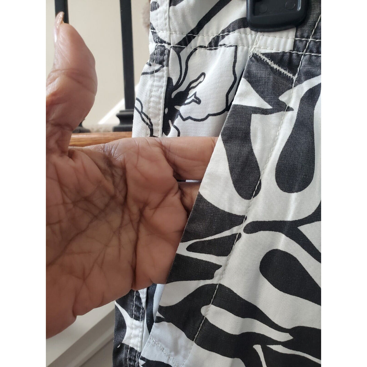3RD & Army Men's Black Floral Polyester Pull On Pockets Swimwear Shorts Size 36