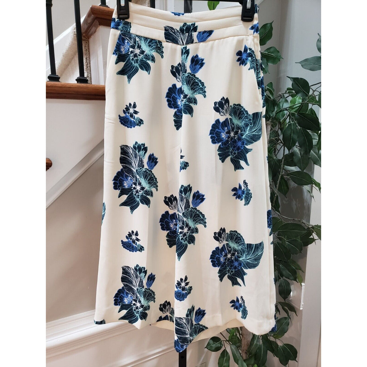 H&M White Floral Polyester Cropped High Rise Culottes Wide Leg Capri Pant 2