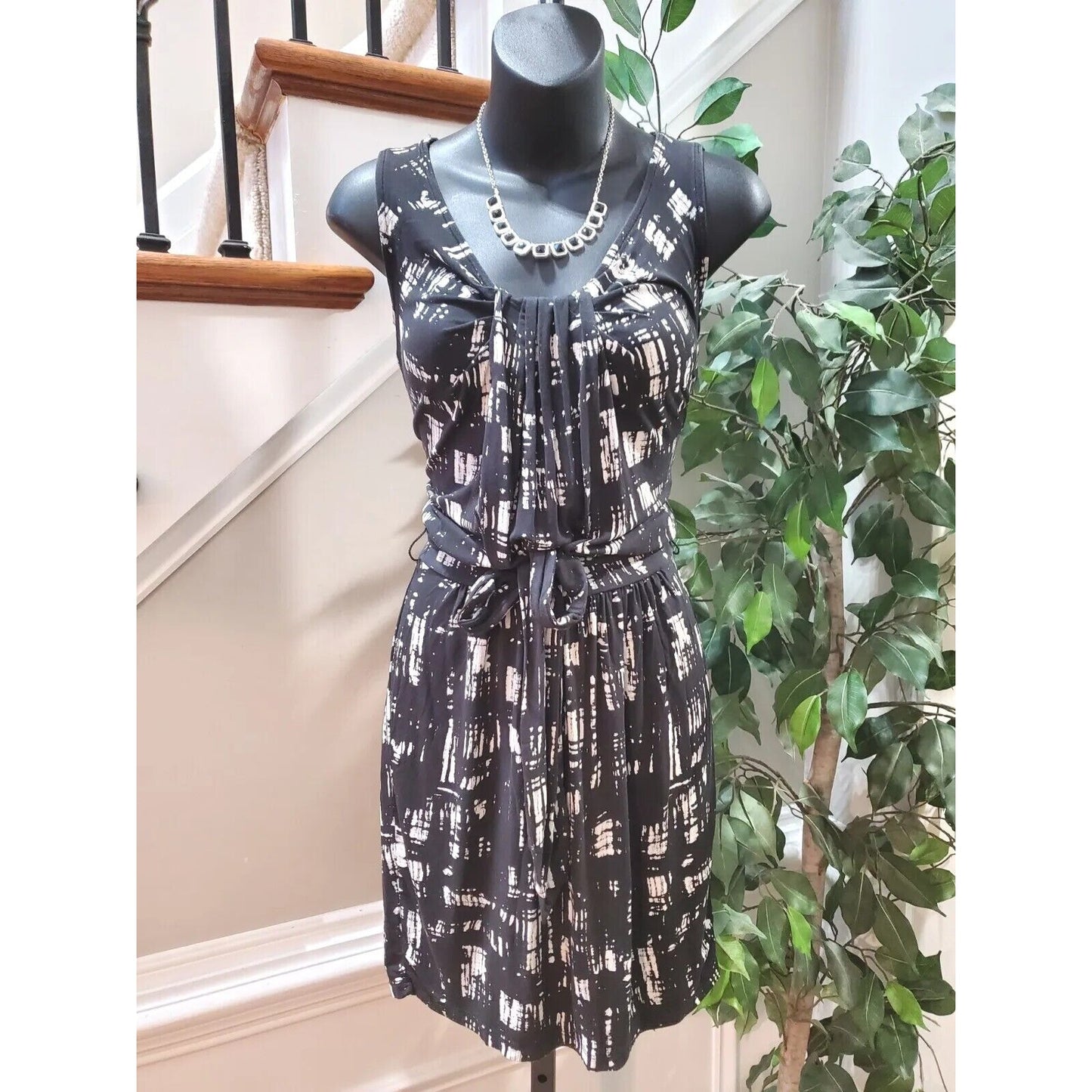 Loft Women's Black & White Modal Round Neck Sleeveless Casual Knee Length Dress