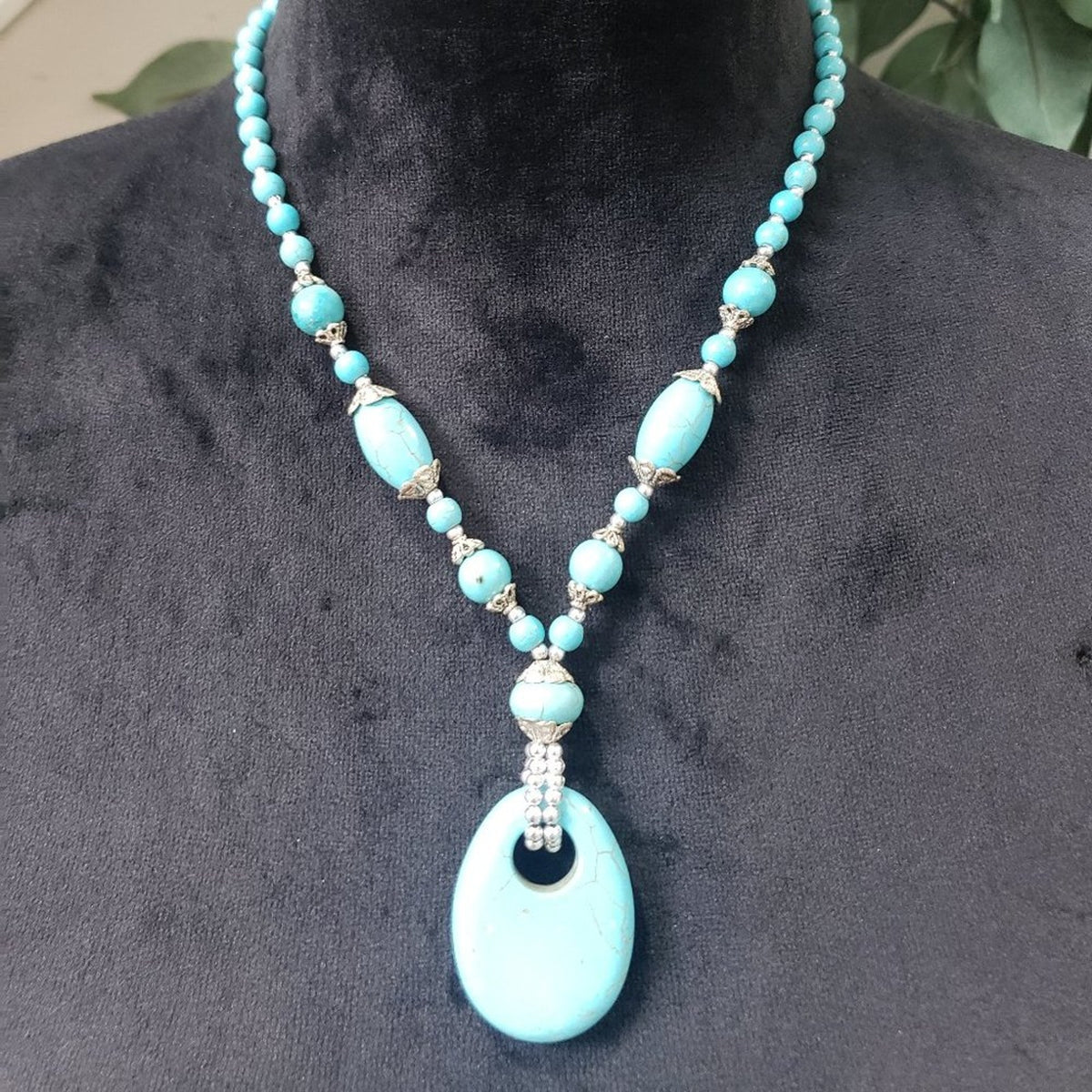 Womens Beaded Southwestern Style Faux Turquoise Pendant Necklace with Lobster