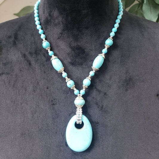 Womens Beaded Southwestern Style Faux Turquoise Pendant Necklace with Lobster