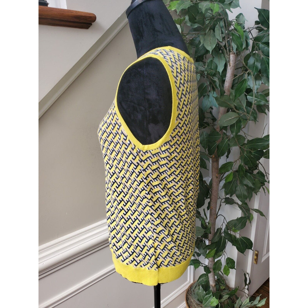 Jones New York Yellow & Black Abstract Cotton Round Neck Sleeveless Sweater M