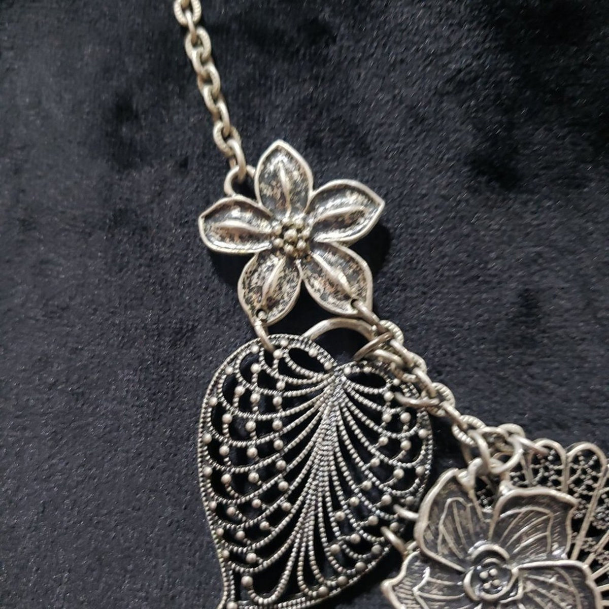 Womens Layered Silver Tone Flower Leaves Botanical Statement Necklace