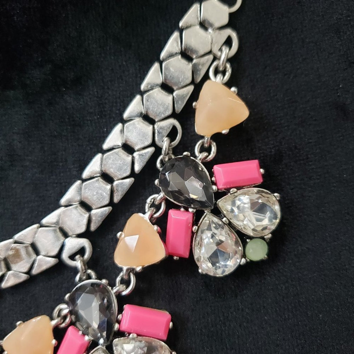 Stella & Dot Colorful Rhinestone Statement Pink Peach Silver Tone Necklace