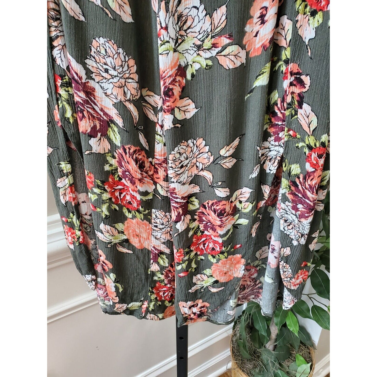 Xhilaration Women's Gray Floral 100% Rayon Comfort Waist Pull On Trouser Pant S