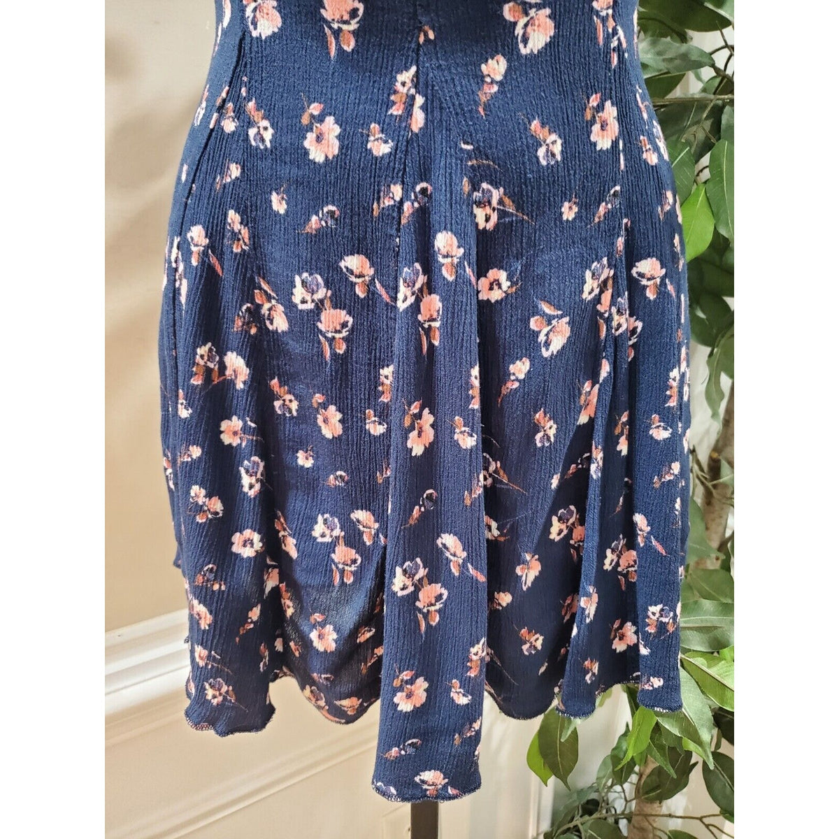 American Eagle Outfitters Women Blue V-Neck Sleeveless Knee Length Dress Size 4