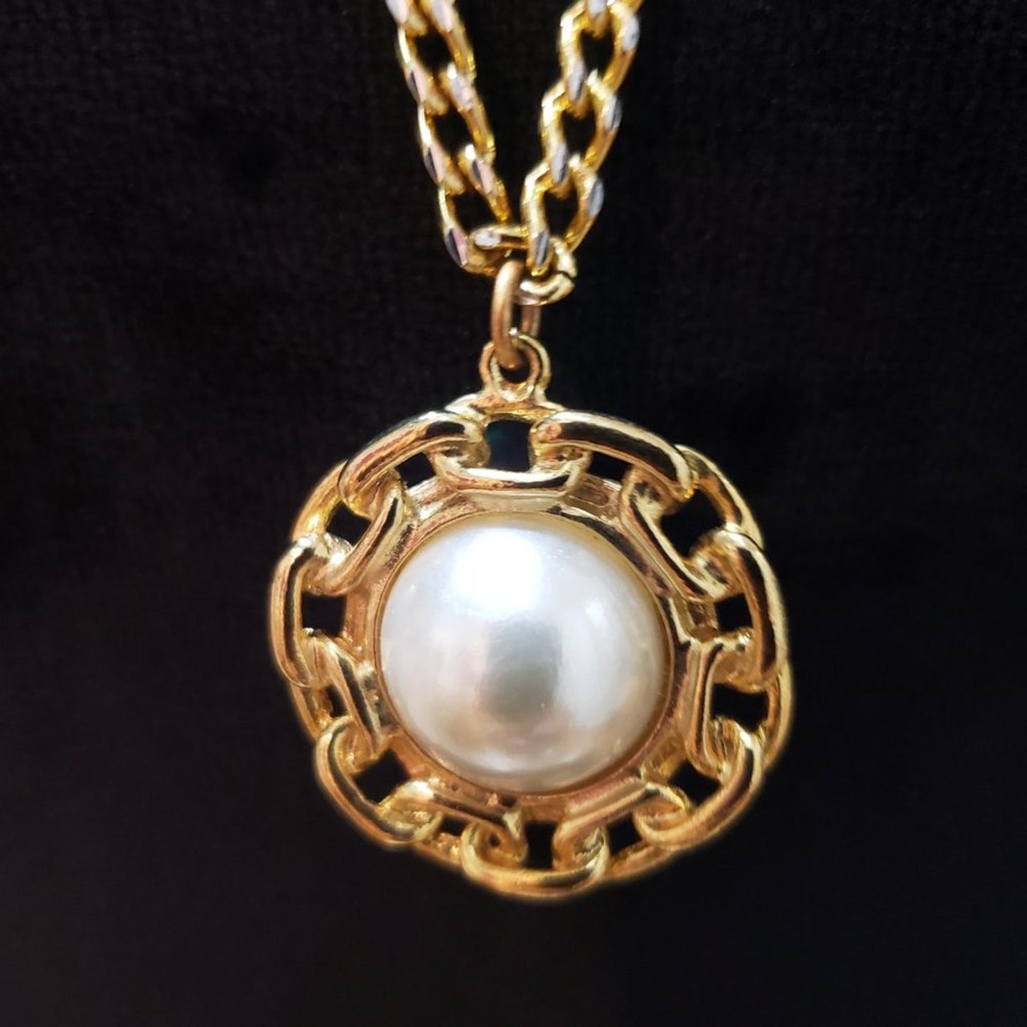 Womens Fashions Gold Tone Faux Pearl Logo Pendant Necklace with Lobster Clasp